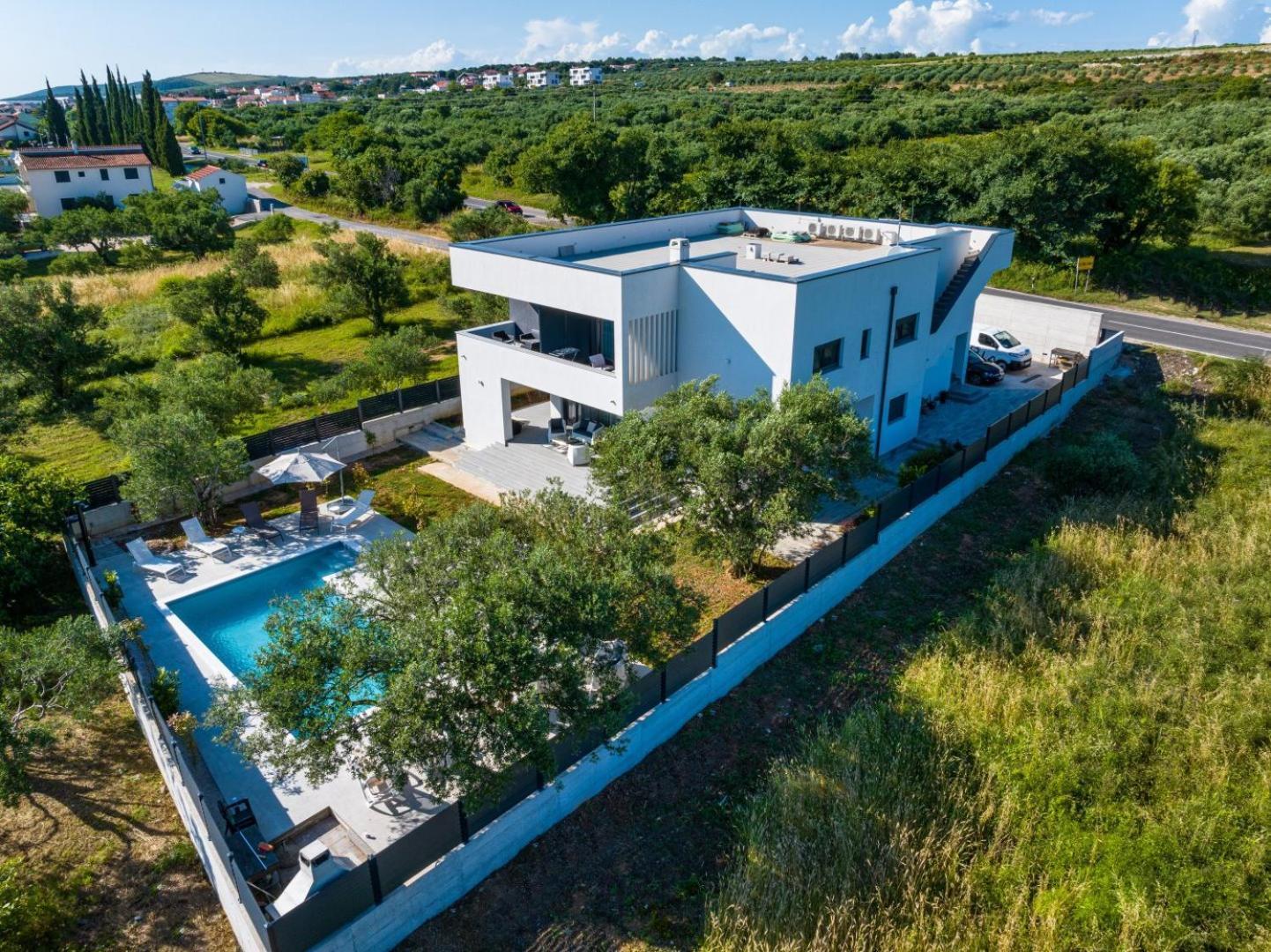 Crowonder Sun Dance Apartments With Heated Swimming Pool Seaview And Garden Sveti Filip i Jakov Exterior foto